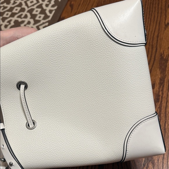 MICHAEL KORS White Pebbled Leather Drawstring Bucket Shoulder Bag - Picture 11 of 16